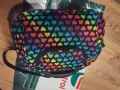 Продавам страхотна твърда шарена чанта с дълга дръжка, снимка 3