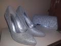 Сребристи обувки и чанта, снимка 1 - Дамски елегантни обувки - 44693042