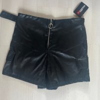 Кожена пола-панталон , снимка 2 - Къси панталони и бермуди - 42037072
