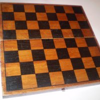 Стара дървена дъска -кутия за игра на шах, снимка 7 - Шах и табла - 35404562