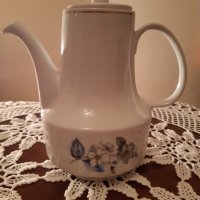 Кана Колекция Антикварен Български порцелан за чай,мляко + чинийка от 70те  Комплект, снимка 1 - Други - 32125407