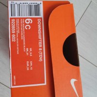 Детски маратонки Nike, снимка 2 - Детски маратонки - 37460680