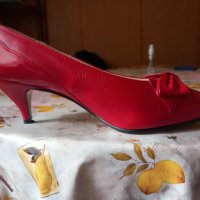Червени дамски обувки с ток 38 номер, снимка 1 - Дамски елегантни обувки - 44480017