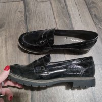 Продавам дамски черни лачени обувки , снимка 3 - Дамски ежедневни обувки - 39073458