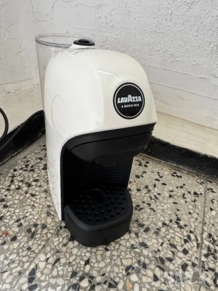 Кафемашина с Капсули Lavazza A Modo Mio Minù LM500, 1250W, Еспресо!, снимка 1