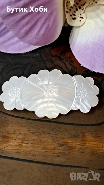 Ретро брошка от седеф, снимка 1