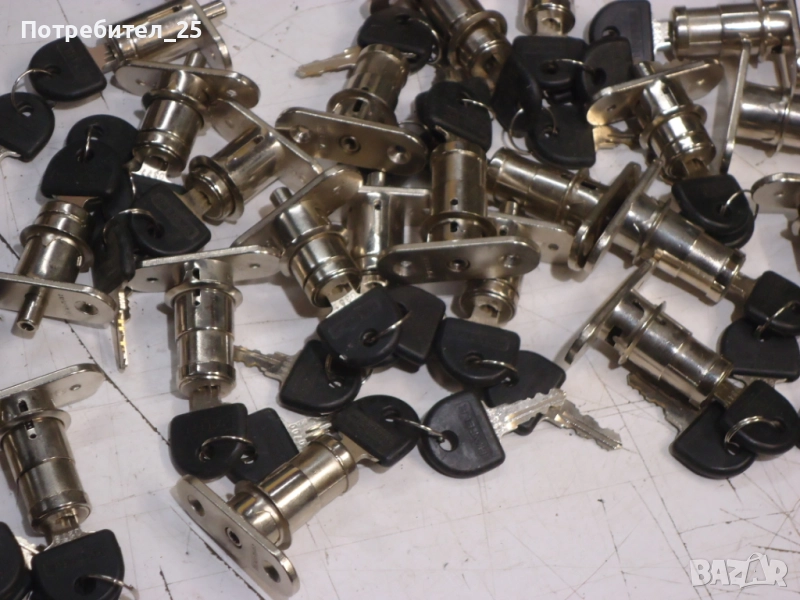 Патрони за брави за витрини, снимка 1