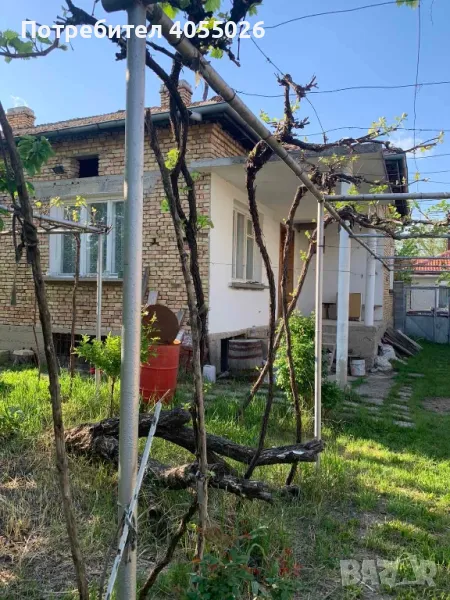 Къща в центъра на с. Мараш, снимка 1