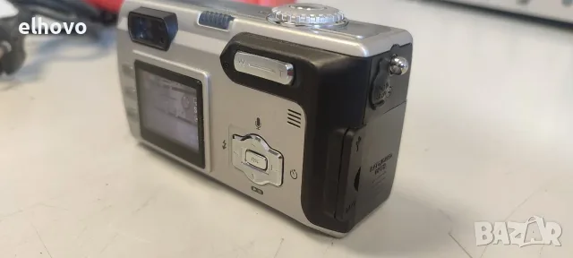Фотоапарат Trust 1210K, снимка 4 - Фотоапарати - 55833187