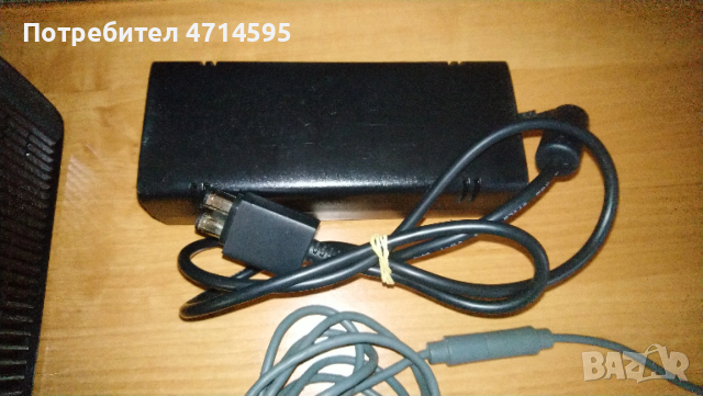 Конзола Xbox 360 С Джойстик кабели и игра Assasins creed 3, снимка 3 - Xbox конзоли - 53190826