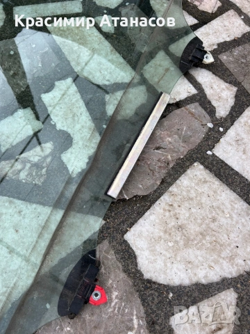 Странично стъкло предно ляво за Тойота версо. 2009-2018г, снимка 2 - Части - 54086496