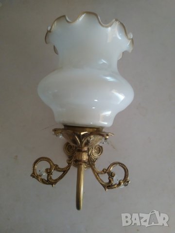 бароков алик за стена