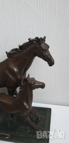 Винтидж скулптура на кон и жребче, снимка 2 - Колекции - 54031583