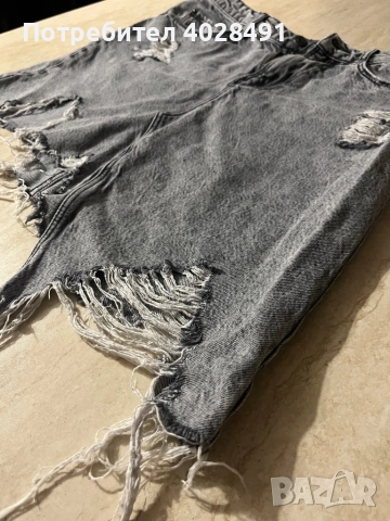 Пола Bershka, снимка 2 - Поли - 52101636