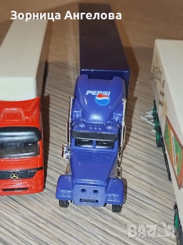 Колекционерски камиончета Мерцедес Сканиа, Рено и др. , снимка 4 - Колекции - 53903384