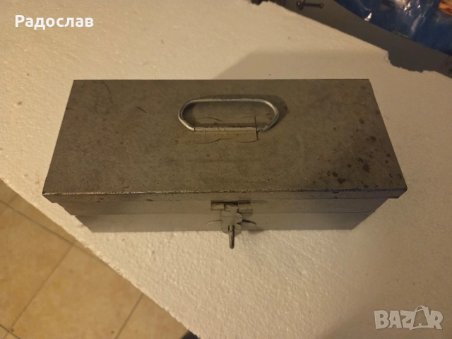 Ръчен пистолет за пирони в бетон с три кутии капси, едната от който Hilti, снимка 4 - Други инструменти - 52171932