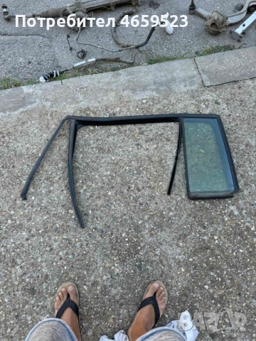 Уплътнения околу стъклта на задна лява врата на Vw Touran 1t0845211 само за 20лв., снимка 2 - Части - 52543916