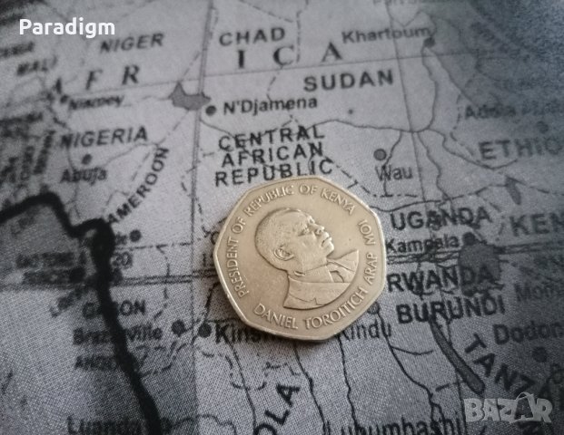 Монета - Кения - 5 шилинга | 1985г., снимка 2 - Нумизматика и бонистика - 35305921