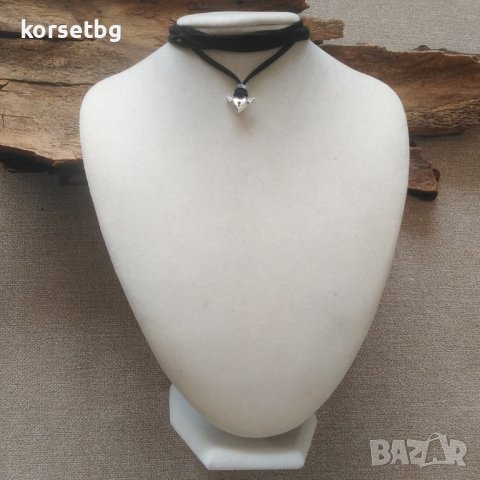 Дълъг дамски чокър от велур с висулка сърце и крила 23914, снимка 2 - Колиета, медальони, синджири - 36721461