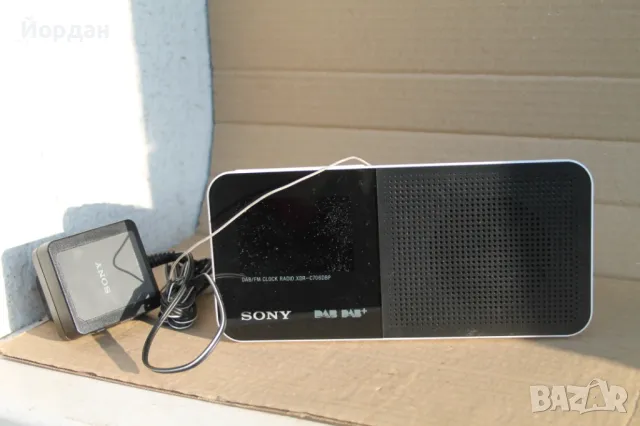 Портативно радио с часовник и аларма ''Sony XDR-c 706 DBR DAB DAB +''