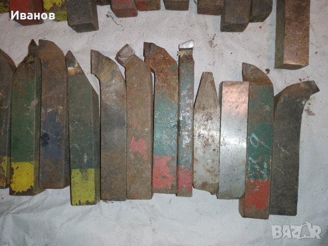 За струг ножове 20х20 продавам в Други инструменти в гр. Велико Търново ...