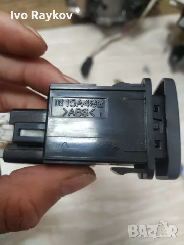  БУТОН , резервоар  ГОРИВО 15A492 ,  LEXUS RX II XU30, снимка 3 - Части - 50233742