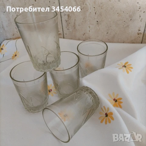 Стъклени чаши от 80те години. 