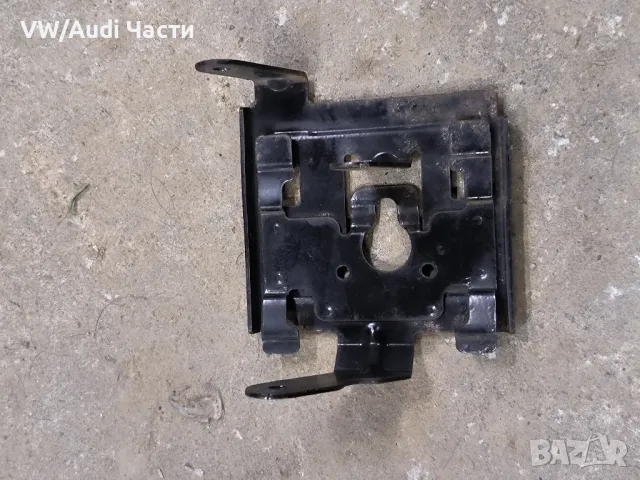 Стойка поставка казанче бензинови пари Голф 5 Ауди А3 VW Golf 5 Audi A3 8P Passat Touran 1K0127811C, снимка 2 - Части - 50260648