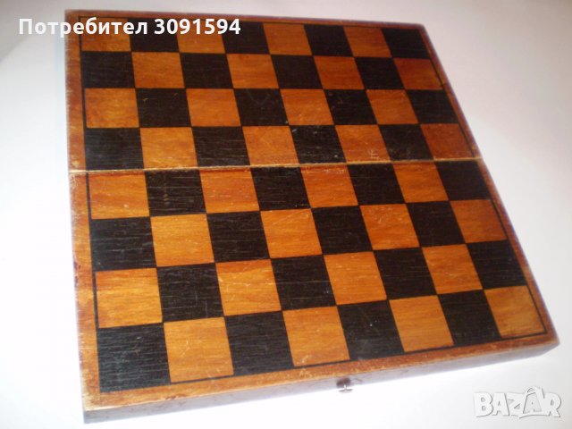 Стара дървена дъска -кутия за игра на шах, снимка 7 - Шах и табла - 35404562