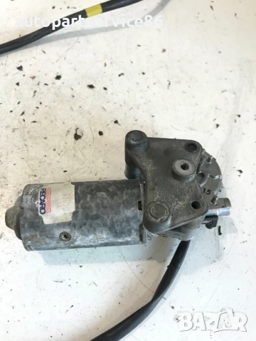 Мотор за регулиране на предна лява седалка за Mercedes S320 W140 (1995) 0390206643 , снимка 2 - Части - 54029063