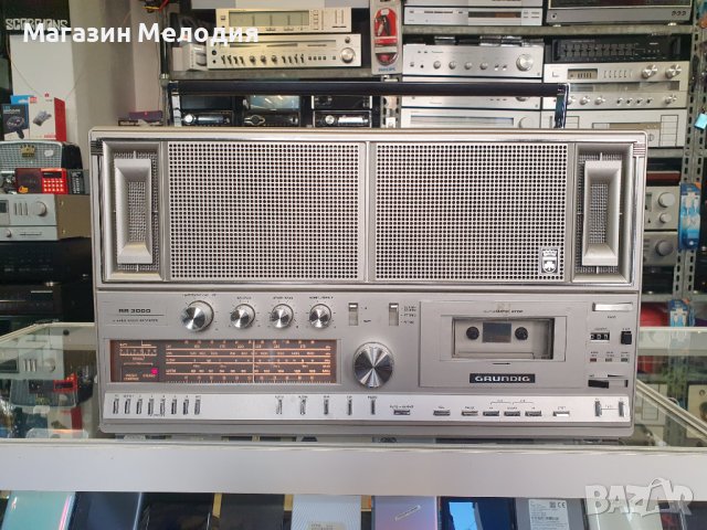 Радио Grundig RR 3000 В отлично състояние. Всичко му работи с изключение на касетата.
