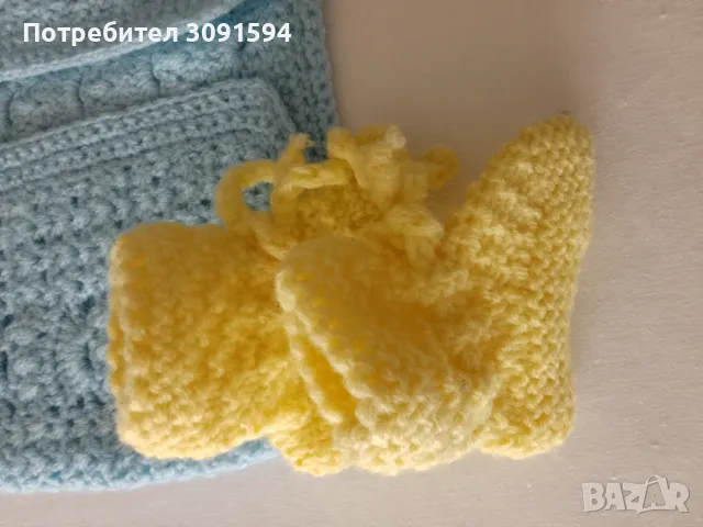 Ръчно плетено елече и терлици  ,  изплетено от качествена прежда, снимка 8 - Жилетки и елечета за бебе - 48113290