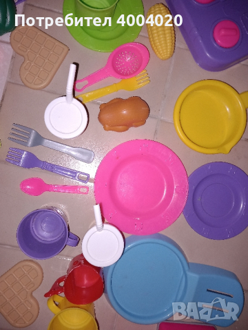 Приспособления за детска кухня,чаши,чинии,прибори,храни.:6лв за всички, снимка 1 - Фигурки - 44509688