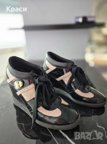 Елегантни Дамски обувки John Galliano в размер 38.