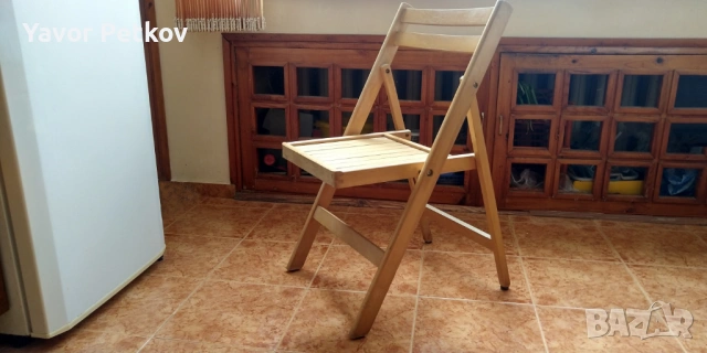 Сгъваем стол от масивно дърво 