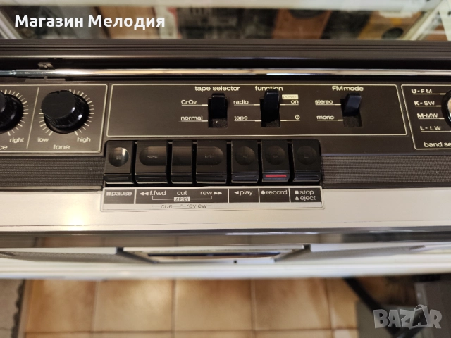 Радиокасетофон SHARP GF-6060 В отлично техническо и визуално състояние., снимка 7 - Радиокасетофони, транзистори - 51879177