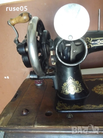 Шевна машина "Helvetia" ръчна стара работеща, снимка 9 - Други ценни предмети - 54314153