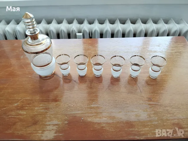 Винтидж чаши за ракия със златен кант от средата на миналия век, снимка 12 - Чаши - 50280239