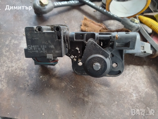 Патрон - Бутон Заден Капак За Опел Мерива 2004г / Opel Meriva 2004y, снимка 2 - Части - 54145332