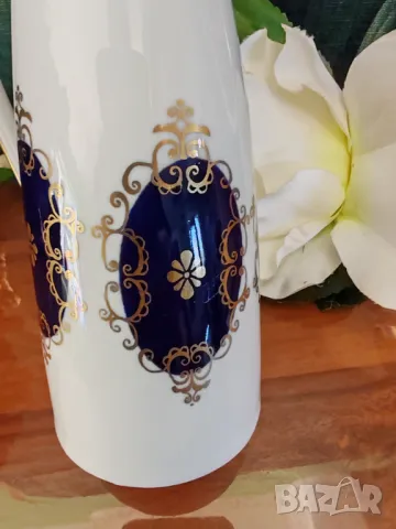 Порцеланова ваза -Volkstedt GDR mark 1762 Echt Cobalt Made in GDR 1951-1990 mark, снимка 2 - Колекции - 49185296