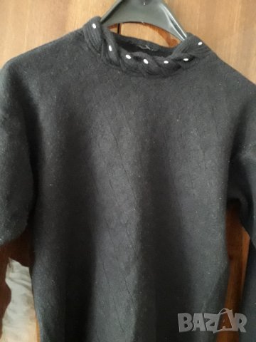 Дамска черна блуза дълъг ръкав с перли по врата р-р S-М, снимка 1 - Блузи с дълъг ръкав и пуловери - 29984253