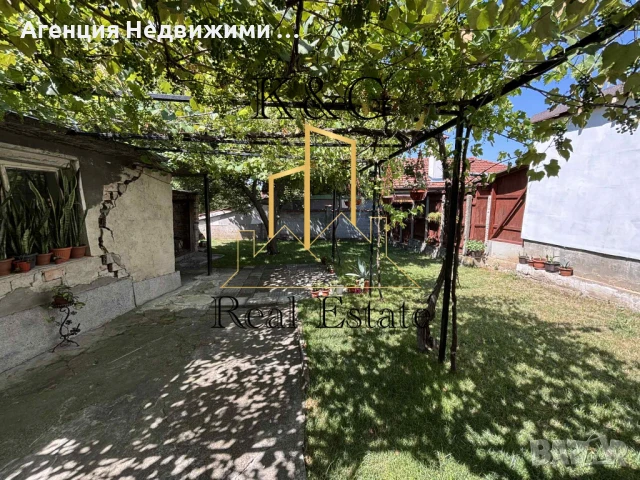 Едноетажна къща в много добро състояние , снимка 11 - Къщи - 50780123