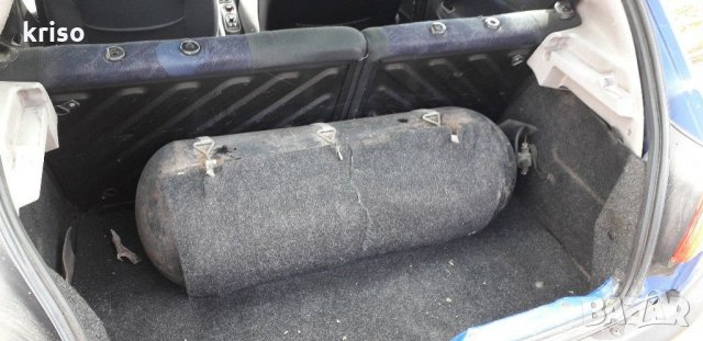Колата се продава на части  здрав заден мост,предни гуми хубави,фарове стопове здрави, работещ хибид, снимка 10 - Автомобили и джипове - 30409995