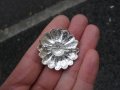 СТАРА ПОСРЕБРЕНА БРОШКА ЦВЕТЕ, снимка 8