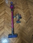 Продавам отлична прахосмукачка Dyson V8 с добра батерия и аксесоари, снимка 1