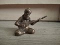 Стара статуетка музикант, снимка 1 - Други ценни предмети - 44341686