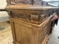 Масивна ретро креденца / бюфет с дърворезба и заключващи се чекмеджета, снимка 8