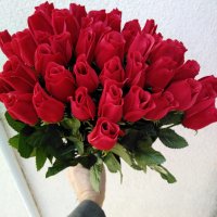 Изкуствени цветя-рози червени плюш, снимка 4 - Изкуствени цветя - 32013481
