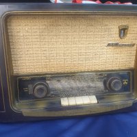 GRUNDIG 1055W/3D  1955г  Радио, снимка 1 - Радиокасетофони, транзистори - 29515915