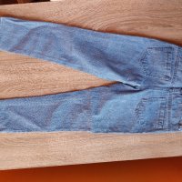 Модерни Дисни дънки, снимка 4 - Детски панталони и дънки - 44348385